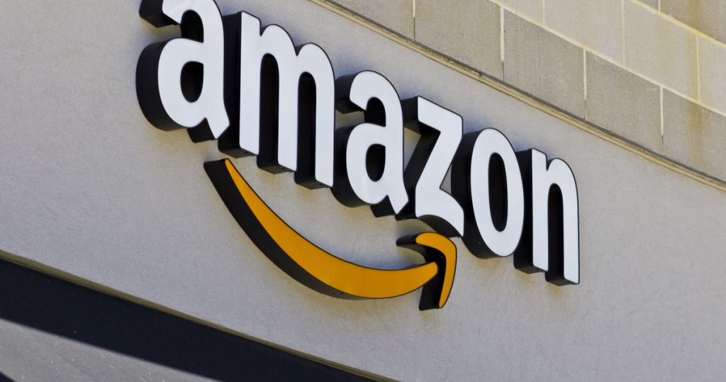 Supervisora ​​de Amazon despidió a lesbiana después de que ella se quejara de acoso. Ella está demandando por represalias.