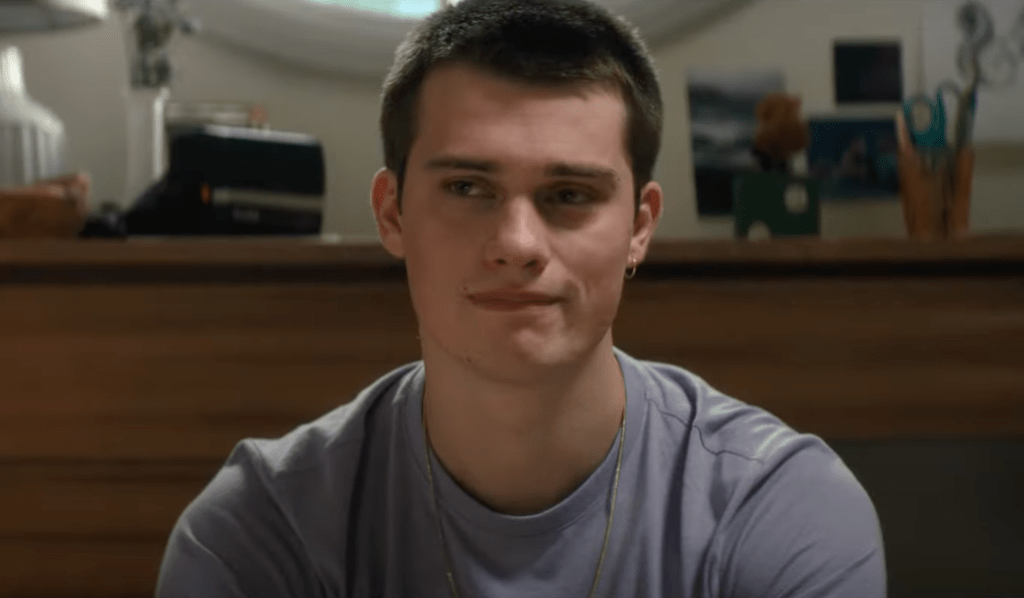 Nicholas Galitzine como el matón bisexual de la escuela secundaria Timmy Andrews en la película de 2020 The Craft: Legacy