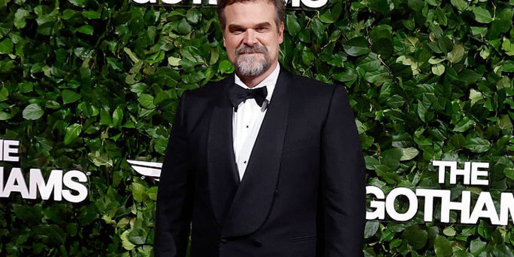 David Harbour dice que las consecuencias de Lily Allen en West End Girl provocaron una "emergencia de salud mental aterradora"