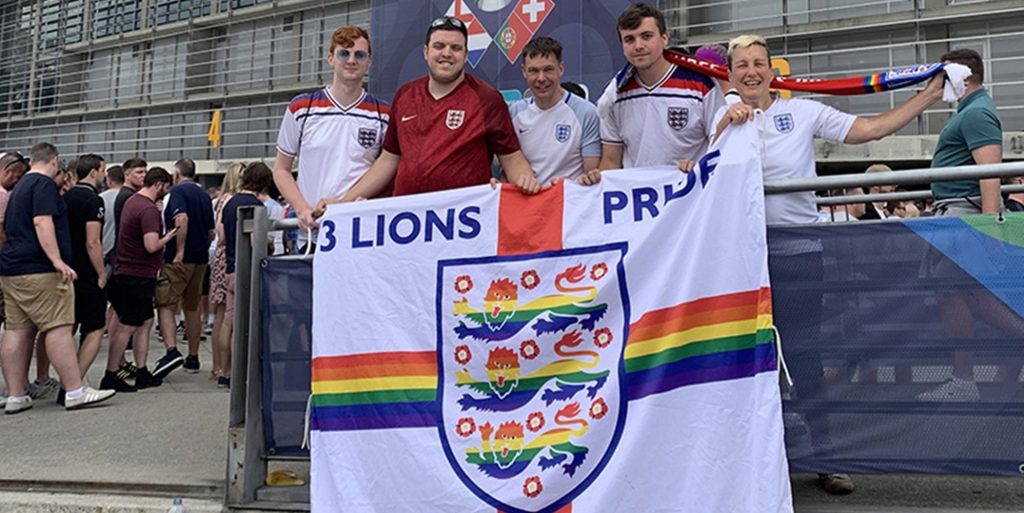 El grupo de aficionados LGBT+ del equipo de fútbol de Inglaterra dice que no asistirá al Mundial de 2026 por temor a la seguridad