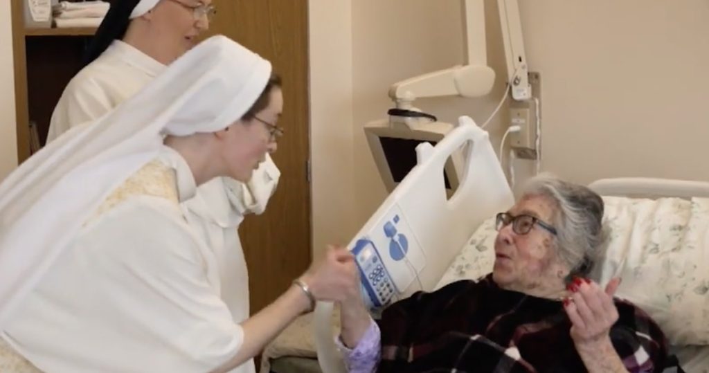 Estas monjas de hospicio no tienen pacientes trans. Trump todavía los está ayudando a luchar contra una ley que incluya a las personas trans.