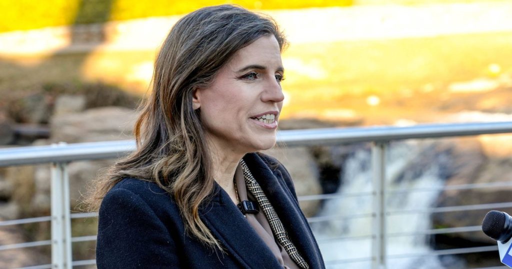 Nancy Mace está indignada porque Trump respaldó a su oponente: “¡No crean en sus MENTIRAS”!