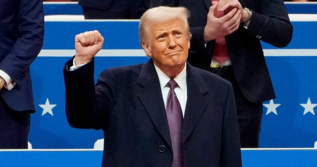 Un tribunal federal dictamina que Trump prohibió ilegalmente a las personas trans en el ejército
