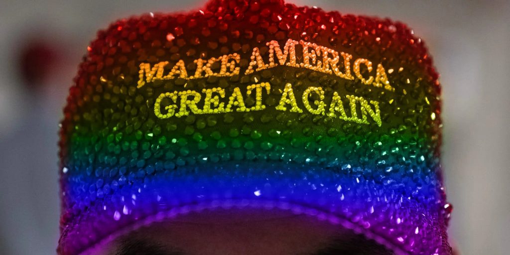 Fan gay del MAGA defiende el trabajo anti-LGBTQ+ de Trump y la gente no da abasto: 'Despierta'