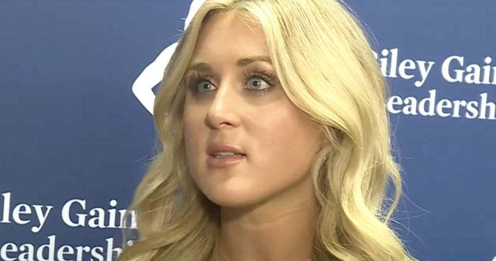 “El perdedor más famoso de Estados Unidos”: Riley Gaines se burló tras diatriba anti-trans contra Elliot Page