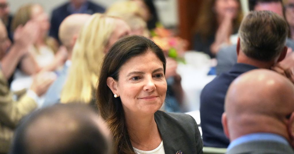 Gobernador republicano veta proyecto de ley sobre baños por cuarta vez en dos años