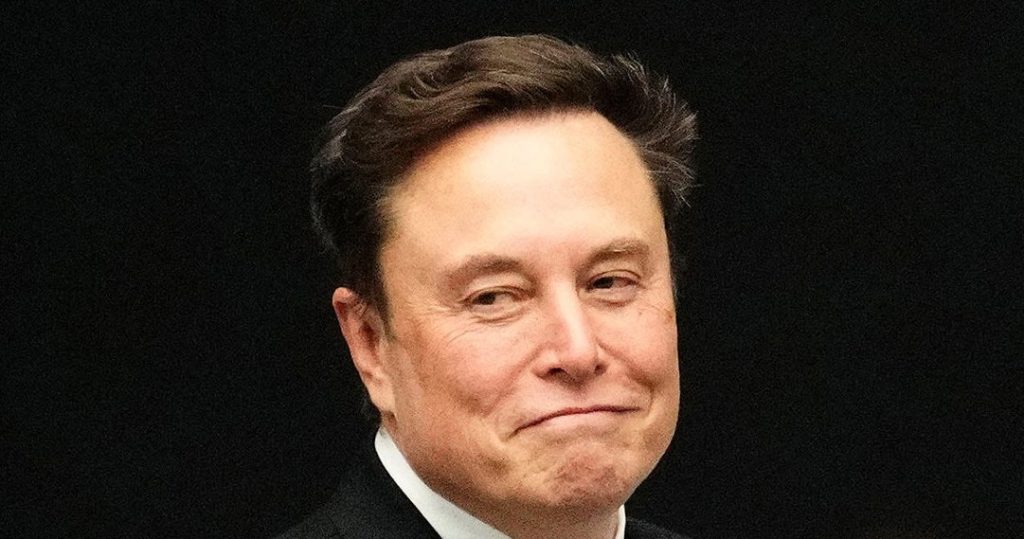 La IA de Elon Musk ayudó a su padrastro a crear 7.000 imágenes sexuales de su hijastra de 11 años, según una demanda