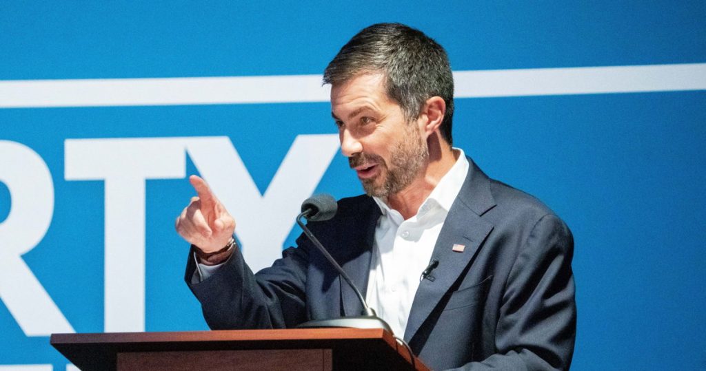 Pete Buttigieg critica el “carnaval de la corrupción” de Trump: “El sueño americano está en peligro”.