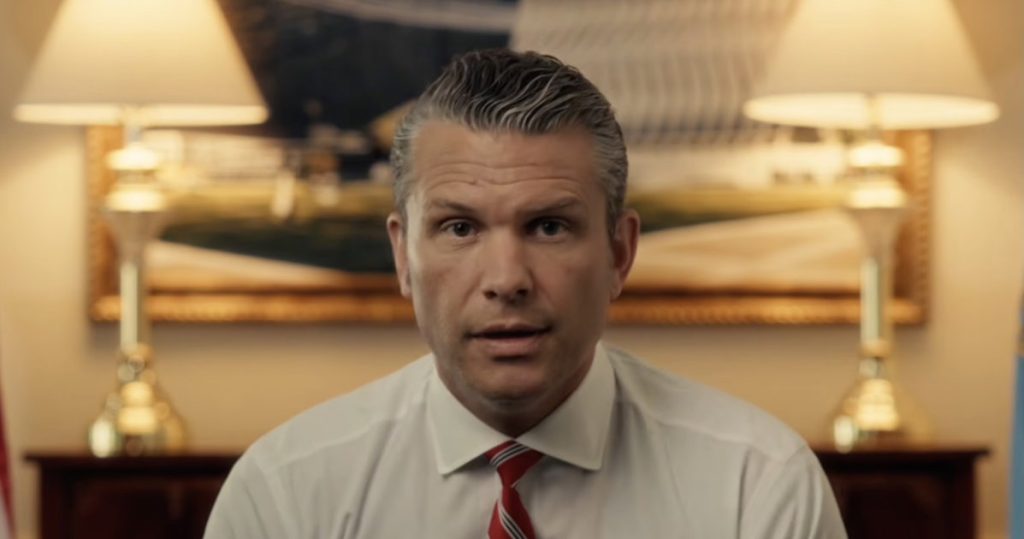 Pete Hegseth se burló por ofrecer terapia de reemplazo hormonal a militares
