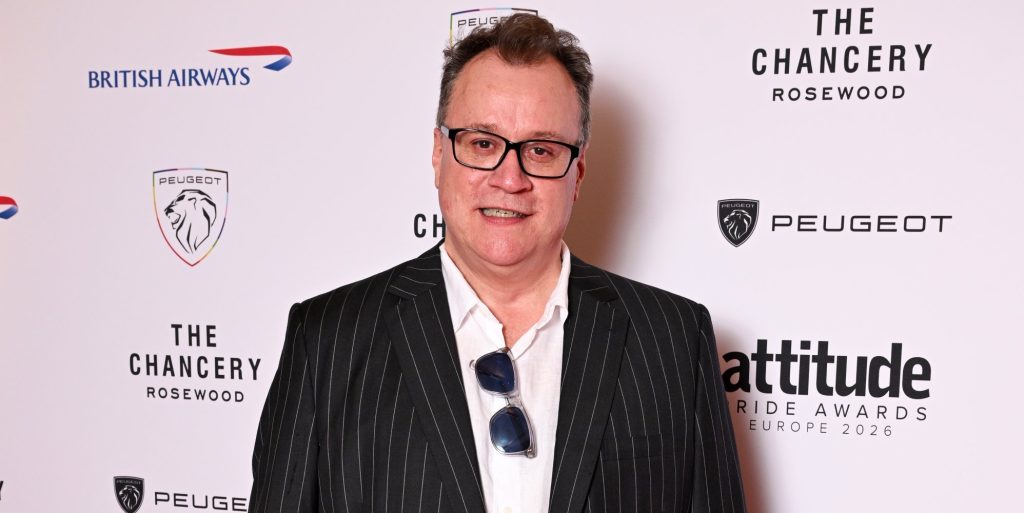 Russell T Davies dice que la comunidad LGBTQ+ enfrenta 'nuevas amenazas' mientras adelanta la próxima serie